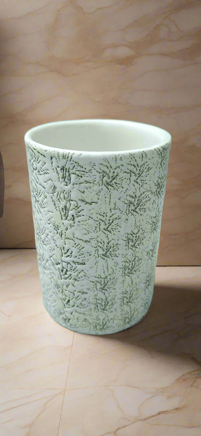 White ceramic Toothbrush holder with grass embrossed pattern , perfect for gifting