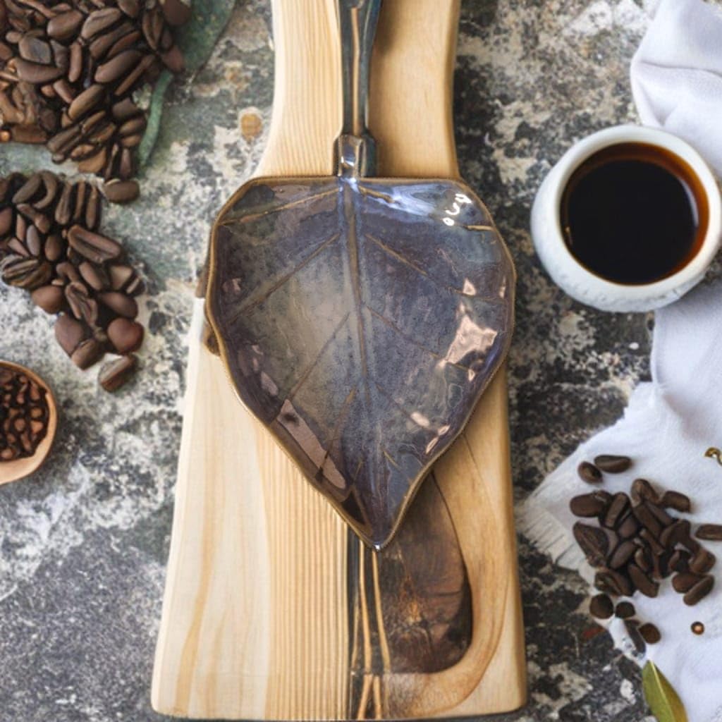 Leaf shaped platter , ideal for gifting, sooted for serving snacks, starters etc
