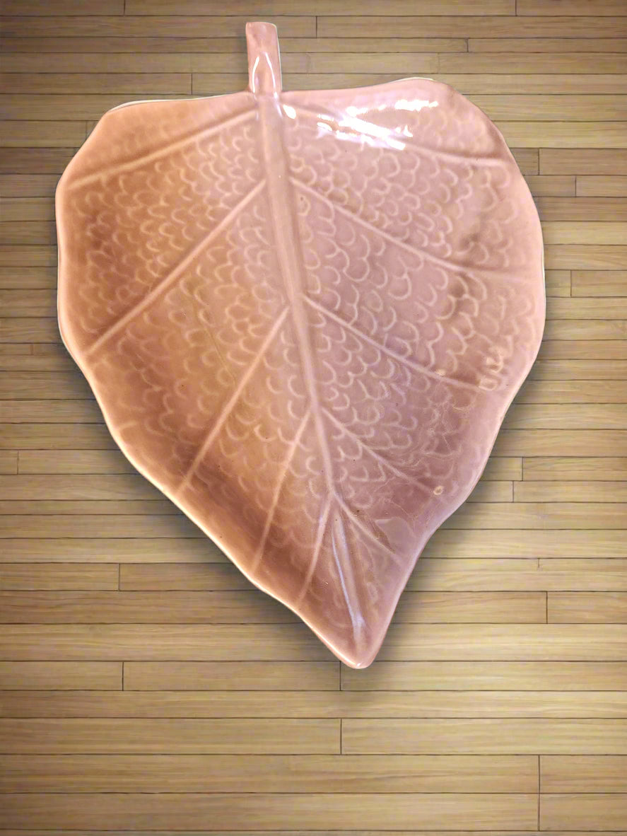 Light beige colored serving platter|Ideal for gifting|Very suitable for serving starters